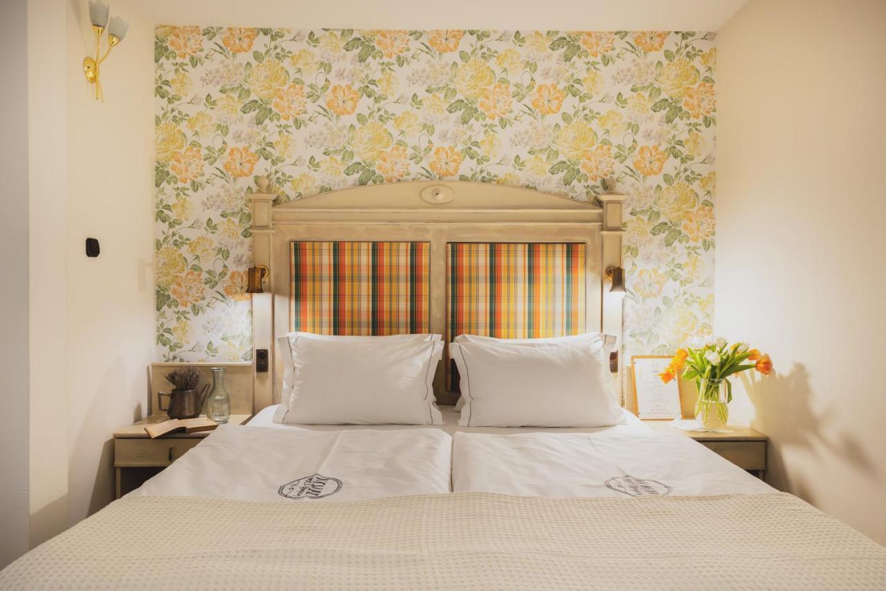 Nomad & Glamping Hotel