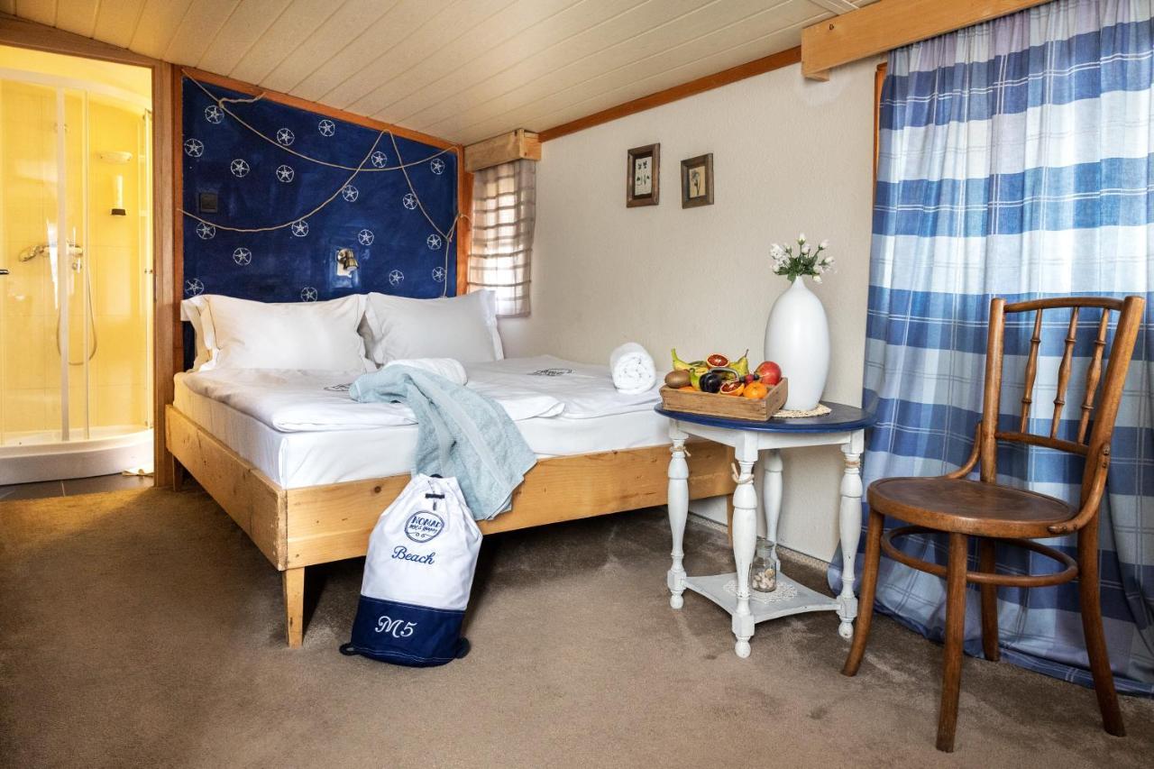 Nomad & Glamping 3*