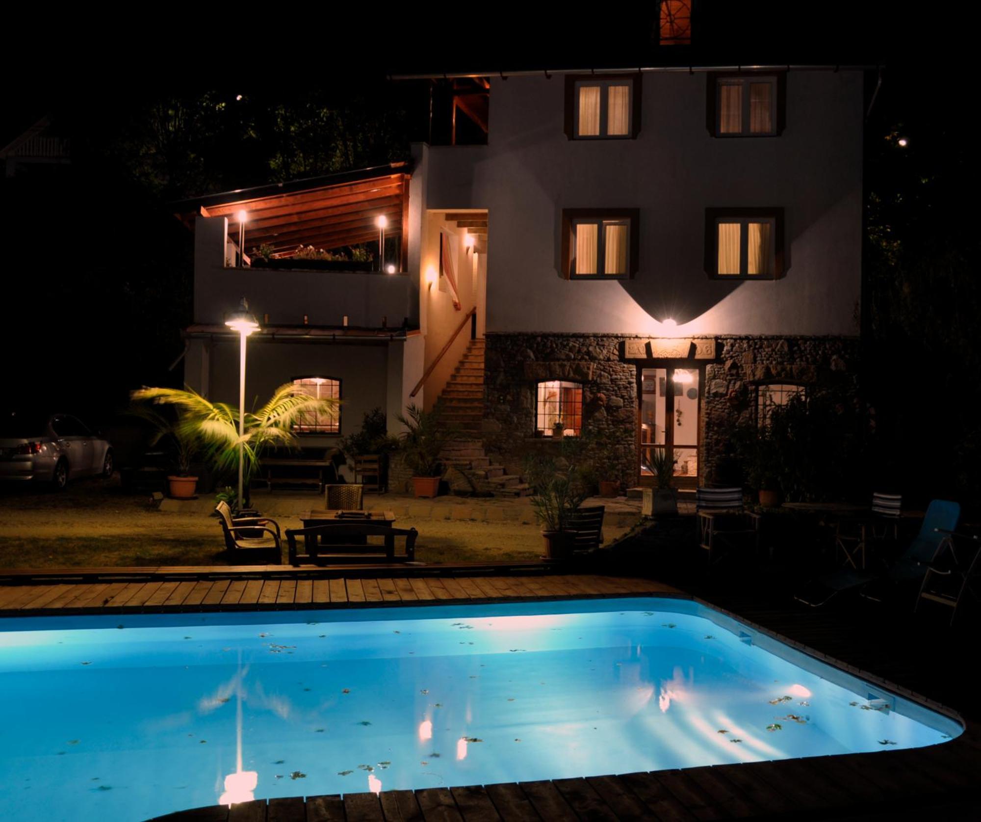 Nomad & Glamping 3*