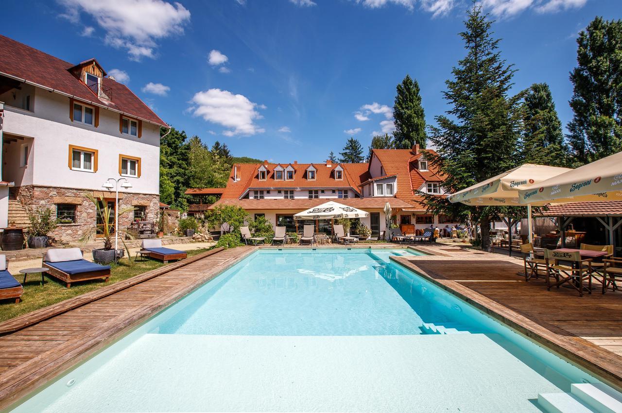 Hotel Nomad & Glamping Noszvaj
